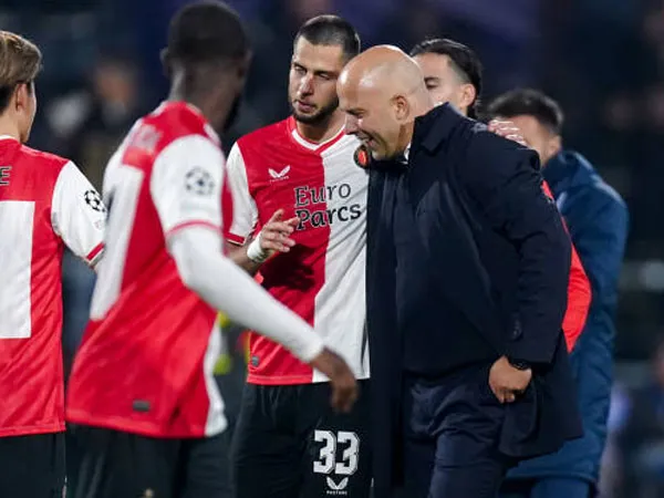 David Hancko Tutup Peluang Susul Arne Slot ke Liverpool