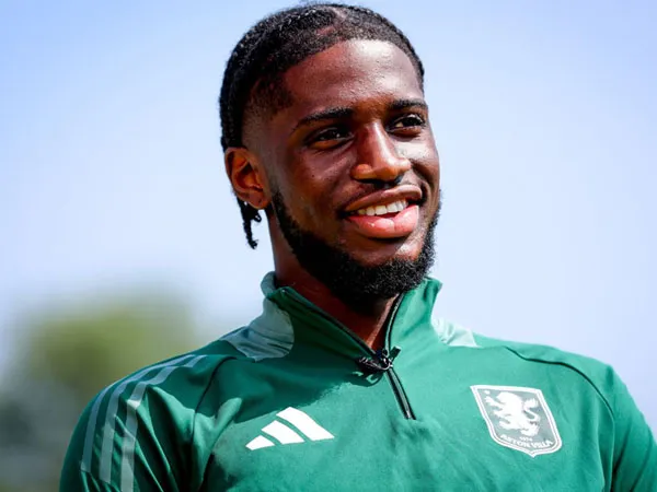 Kembali ke Inggris, Samuel Iling-Junior Siap Bersinar Bersama Aston Villa