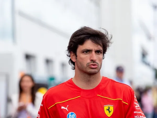 Carlos Sainz Jr tak mau tertekan dengan tim peminatnya.