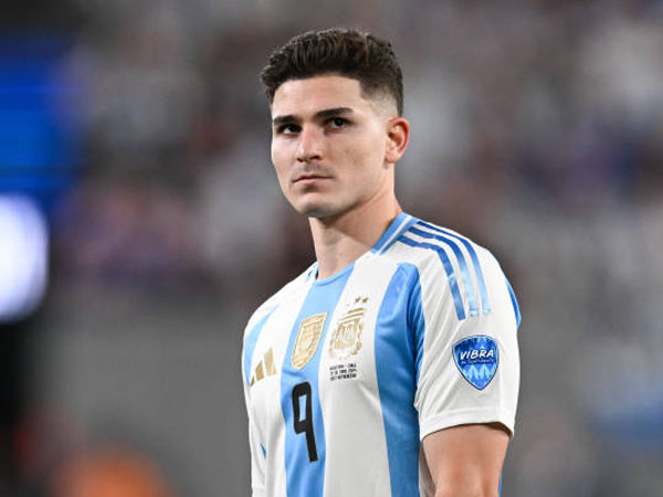 Julian Alvarez dan Nicolas Otamendi Masuk Skuat Argentina untuk Olimpiade