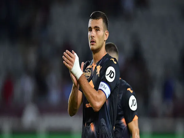Napoli dilaporkan mulai menjalin kontak intens dengan Torino untuk membahas potensi transfer Alessandro Buongiorno / via Getty Images