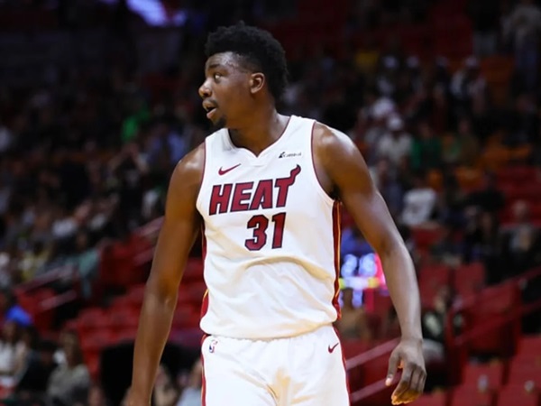 New York Knicks Tertarik Datangkan Thomas Bryant