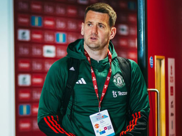 Tom Heaton Teken Kontrak Satu Tahun di Manchester United