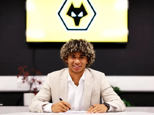 Wolves mengalahkan Chelsea untuk mendapatkan Pedro Lima