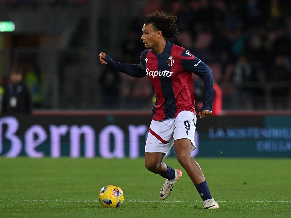 Agen Joshua Zirkzee Keciduk Sedang Berada di Milano