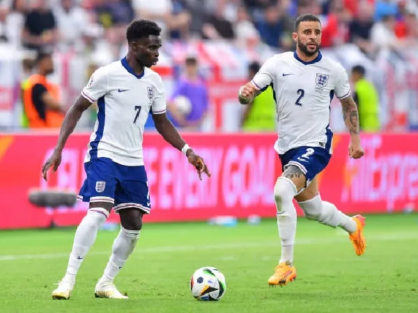 Bukayo Saka dan Kyle Walker belum membentuk kerja sama yang solid di Euro 2024