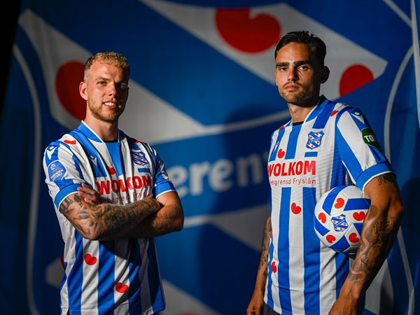 Stadion Abe Lenstra Jadi Inspirasi Seragam Kandang SC Heerenveen 2024/25