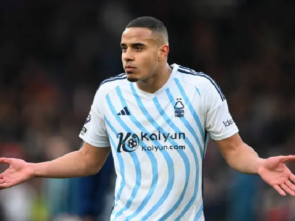 Bek Nottingham Forest, Murillo, dikaitkan dengan Chelsea