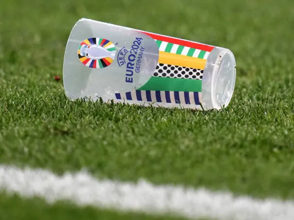 Pelemparan Gelas Plastik Jadi Masalah Serius di Euro 2024
