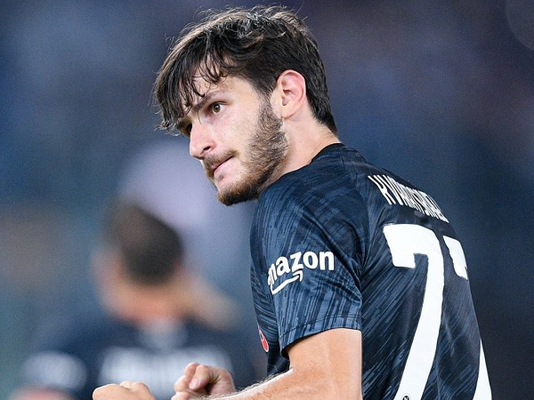 Bujuk Kvicha Kvaratskhelia Bertahan, Napoli Tawarkan Gaji 3 Kali Lipat