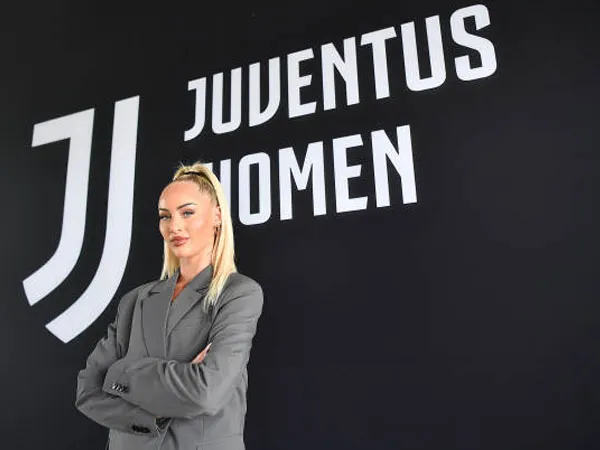 Ikuti Jejak Douglas Luiz, Juventus Rekrut Alisha Lehmann dari Aston Villa