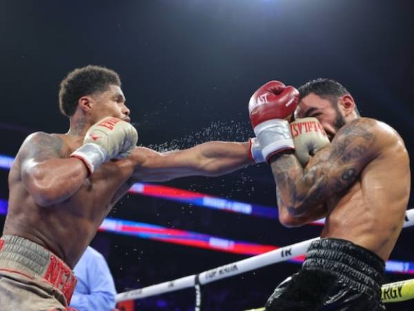 Shakur Stevenson Kalahkan Artem Harutyunyan, Pertahankan Gelar WBC