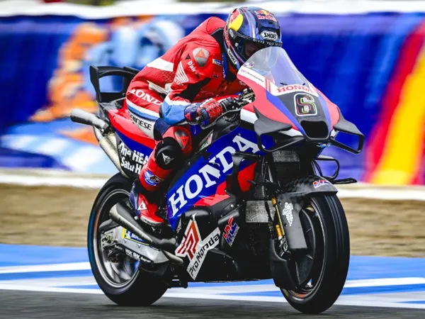 Stefan Bradl Minta Maaf Setelah Menghambat Marc Marquez