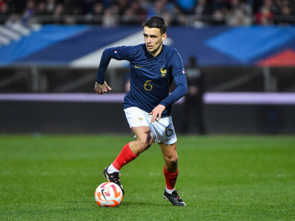 Roma Capai Kesepakatan Untuk Merekrut Enzo Le Fée