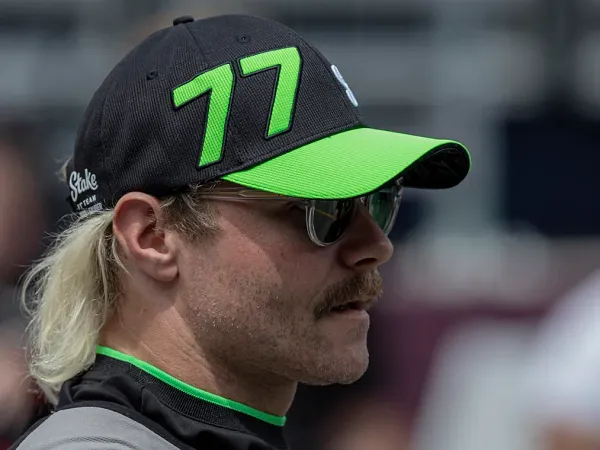 Valtteri Bottas tolak opsi kembali ke Mercedes sebagai langkah bermain aman.