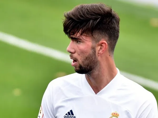 Theo Zidane Mengucapkan Selamat Tinggal ke Fans Real Madrid