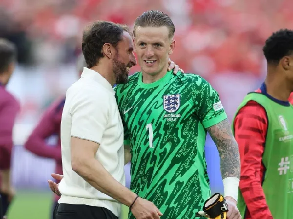 Gareth Southgate dan Jordan Pickford