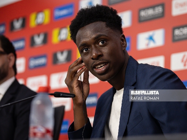 Resmi Dipinjamkan, Albert Sambi Lokonga Ingin Bertahan Lama di Sevilla