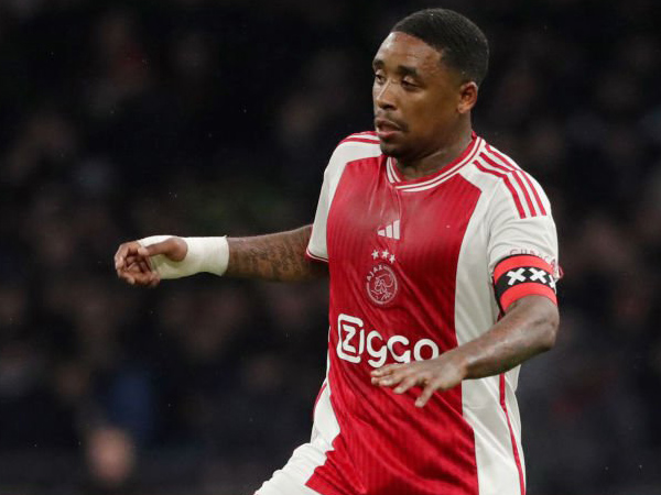 West Ham Harus Bersaing dengan Klub Saudi untuk Rekrut Steven Bergwijn