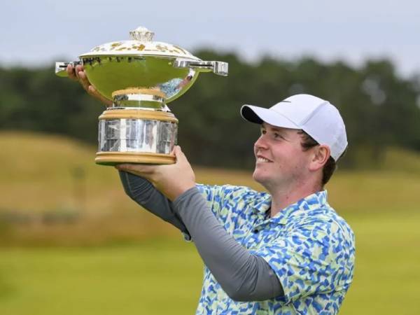 Pegolf Tuan Rumah Robert MacIntyre Ukir Sejarah Usai Juarai Scotland Open