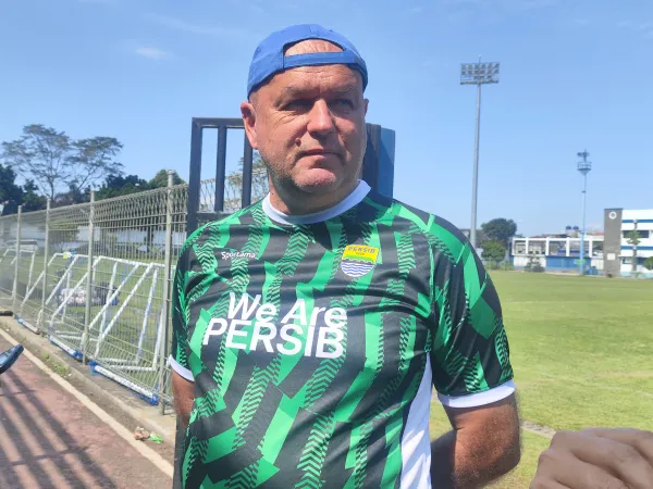 pelatih Persib, Bojan Hodak