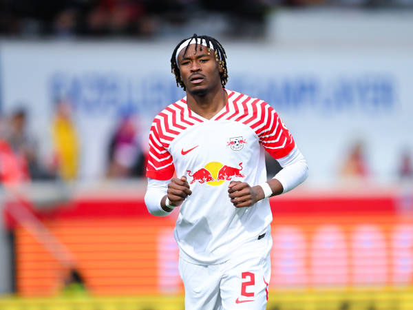 Mohamed Simakan Tidak Masuk Daftar Incaran Liverpool