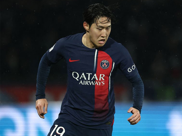 PSG Tolak Tawaran Mewah dari Klub Inggris Bagi Kang-in Lee