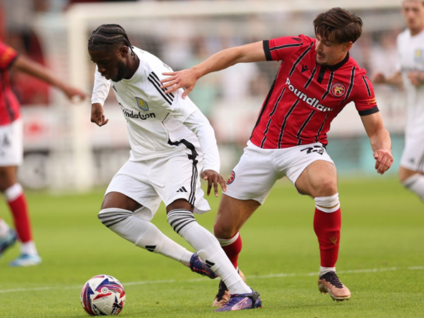 Aston Villa Buka Pramusim dengan Kemenangan Meyakinkan 3-0 Atas Walsall