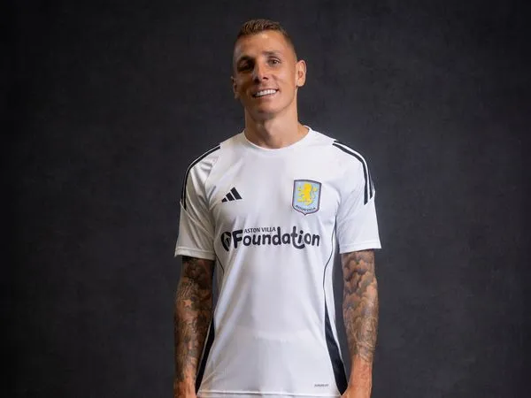 Aston Villa Rilis Seragam Khusus Pramusim untuk Kegiatan Amal