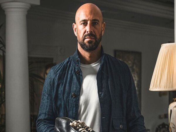 Como 1907 Resmi Umumkan Kedatangan Pepe Reina