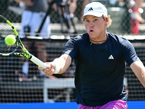 Benamkan Aleksandar Kovacevic, Alex Michelsen Alami Déjà Vu Di Newport