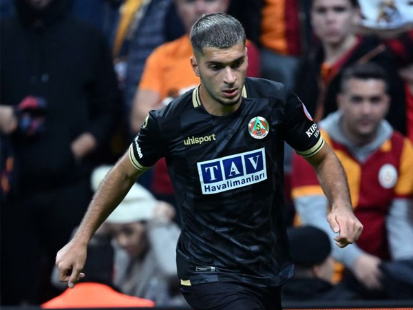 Sebelum ke Fenerbahce, Arsenal Sempat Dekati Oguz Aydin