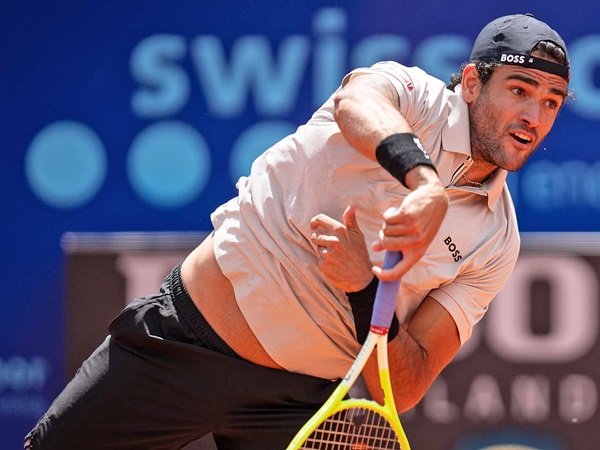 Matteo Berrettini Hentikan Langkah Stefanos Tsitsipas Di Gstaad