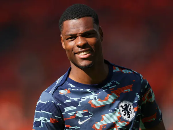 Ingin Barter AWB dengan Denzel Dumfries, Usaha Man United Belum Berhasil