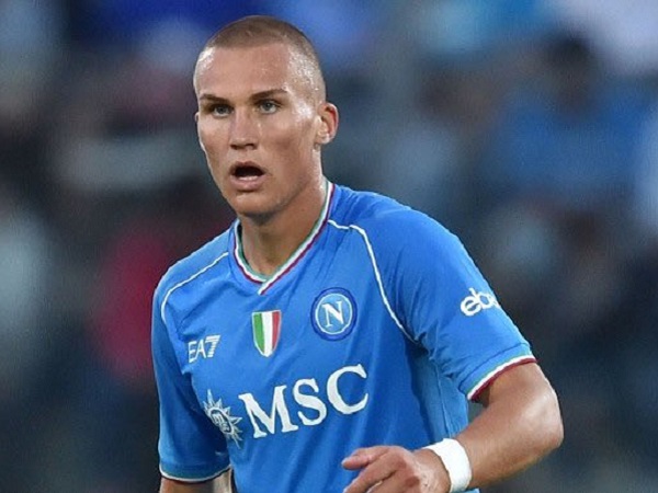 Napoli Kirim Leo Ostigard ke Rennes Usai Lepas Jesper Lindstrom ke Everton