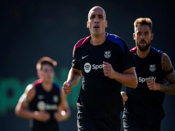 Tolak ke Napoli, Oriol Romeu Mau Perjuangkan Tempatnya di Barca