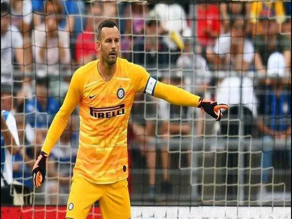 Bekas kapten Inter yaitu Samir Handanovic, mendapatkan amanat untuk memimpin Tim U-17 Inter Milan mulai musim 2024/25 / via Getty Images