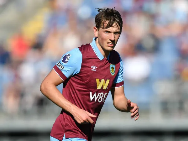 Perkuat Lini Tengah, Manchester United Pertimbangkan Sander Berge