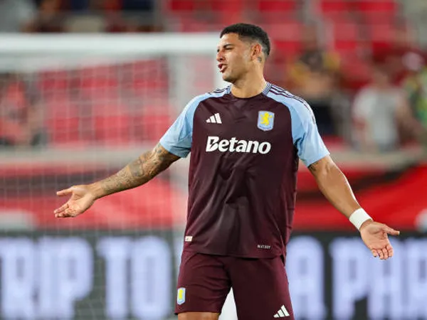 Setelah Kehilangan Tosin Adarabioyo, Fulham Bidik Bek Aston Villa