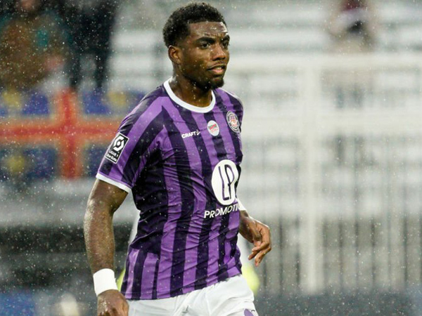 Logan Costa Bukan Target West Ham United Lagi