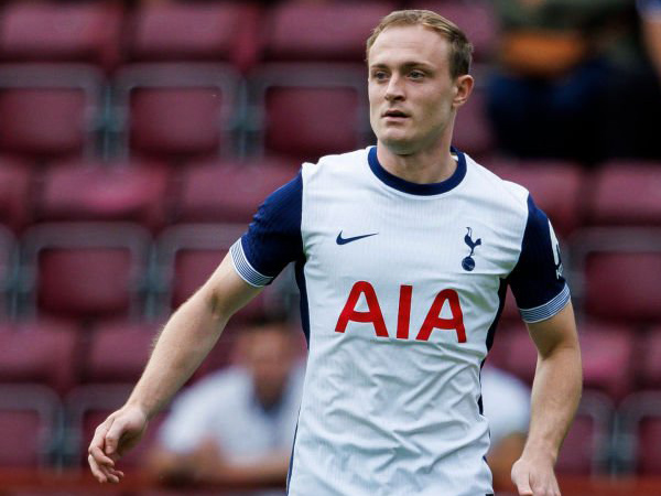 Oliver Skipp Jadi Rebutan Tiga Klub Promosi Premier League