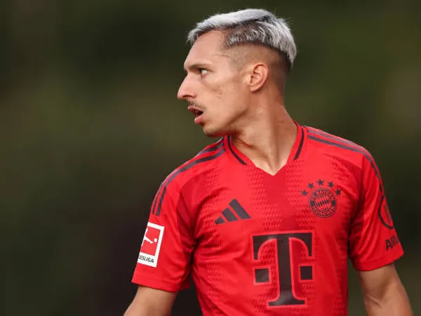 Bayern Munich Sepakat Pinjamkan Bryan Zaragoza ke Osasuna