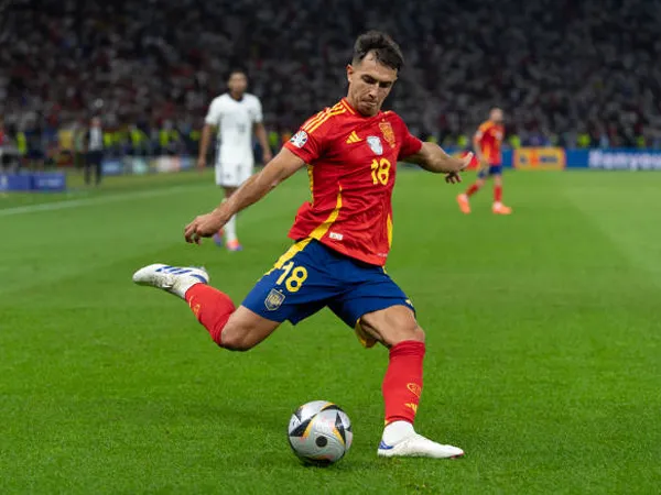 Liverpool Pertimbangkan Adrien Rabiot Sebagai Alternatif Martin Zubimendi