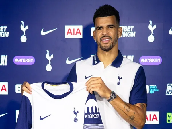 Tottenham resmi rekrut Solanke