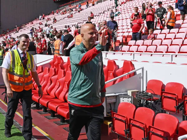 Arne Slot Siap Hadapi Debutnya Sebagai Pelatih Liverpool di Anfield