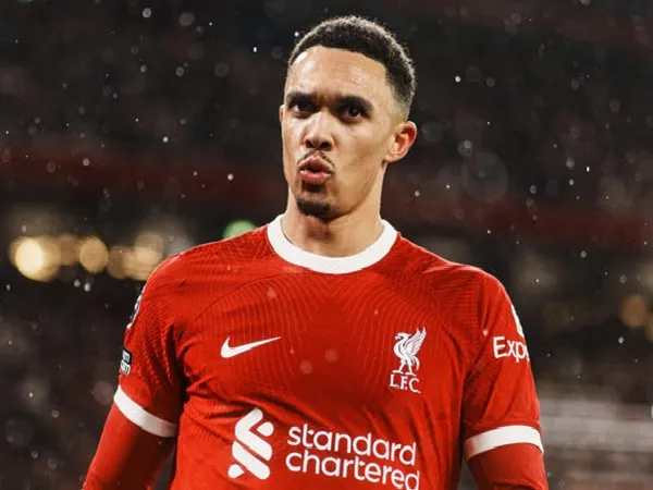 Barcelona Kembali Bersaing dengan ​Real Madrid Dapatkan Alexander-Arnold