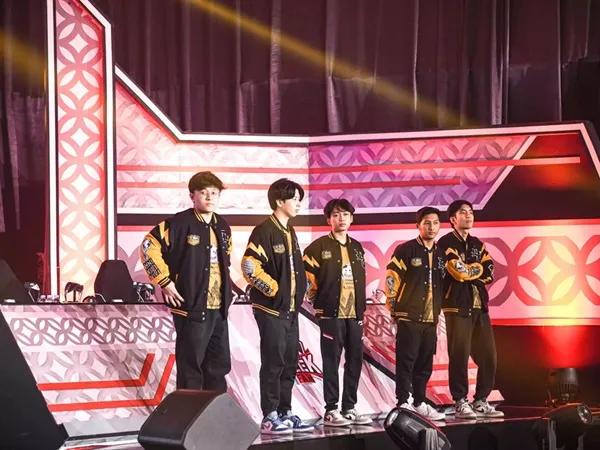 Dewa United Esports Kokoh di Klasemen Atas MPL ID S14