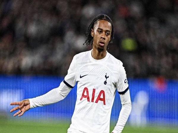 Agen Klaim Beberapa Klub Inggris Berminat Pada Gelandang Muda Tottenham