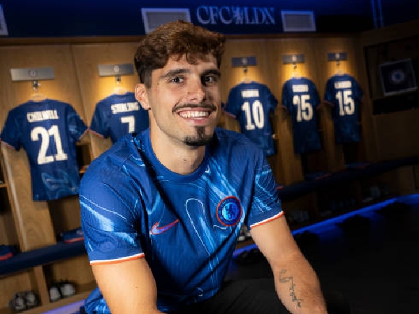 Pedro Neto Menangis Saat Pamit dari Wolverhampton Wanderers