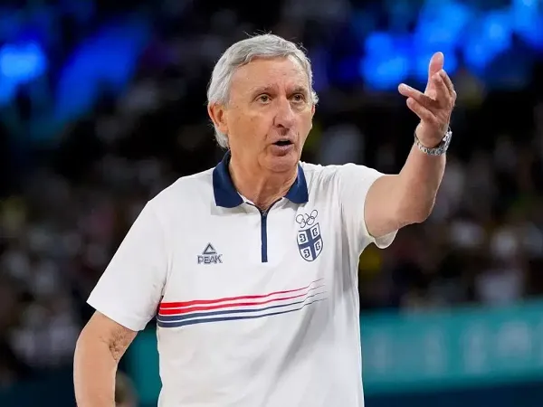 Svetislav Pesic sebut Serbia butuh revolusi basket.